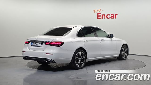 Mercedes-Benz E-Class 2021 — photo 2