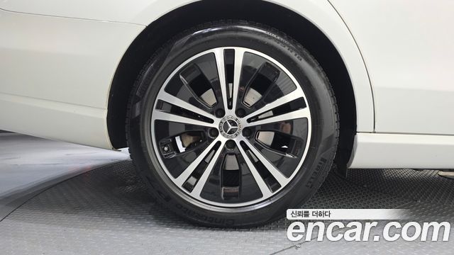 Mercedes-Benz E-Class 2021 — photo 5