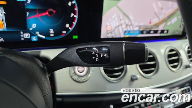 Mercedes-Benz E-Class 2021 — photo 9