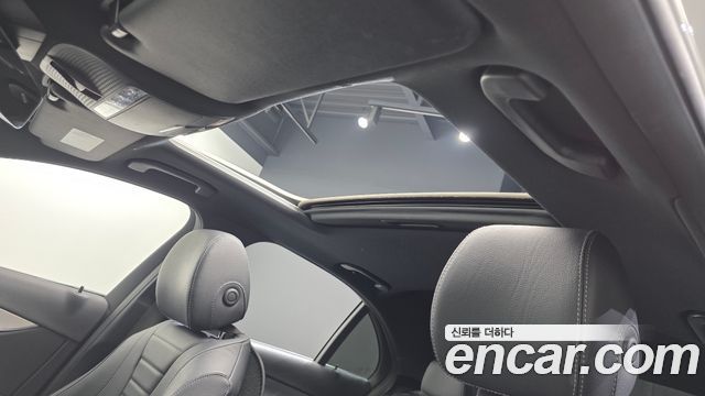 Mercedes-Benz E-Class 2021 — photo 18