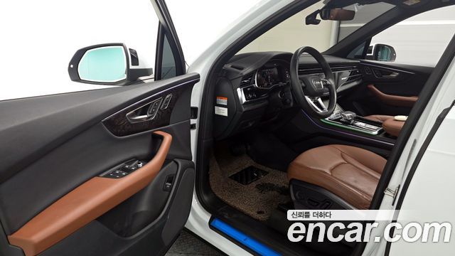 Audi Q7 2023 — photo 10