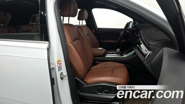 Audi Q7 2023 — photo 11