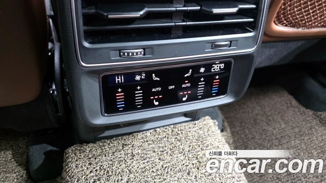 Audi Q7 2023 — photo 19