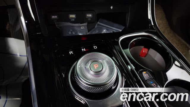 Kia Canival 2021 — photo 9