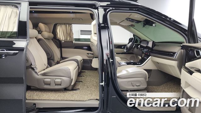 Kia Canival 2021 — photo 11