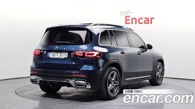 Mercedes-Benz GLB-Class 2023 — photo 2