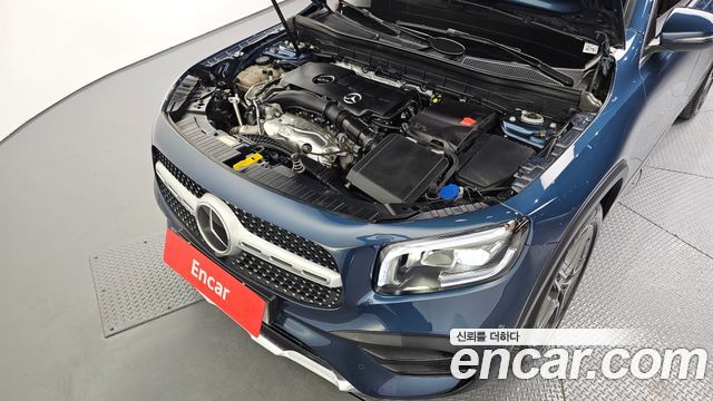 Mercedes-Benz GLB-Class 2023 — photo 6