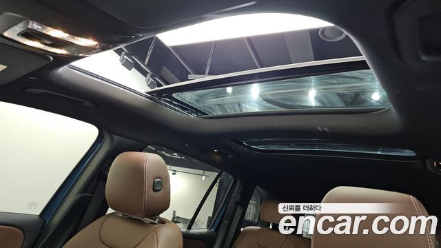 Mercedes-Benz GLB-Class 2023 — photo 18