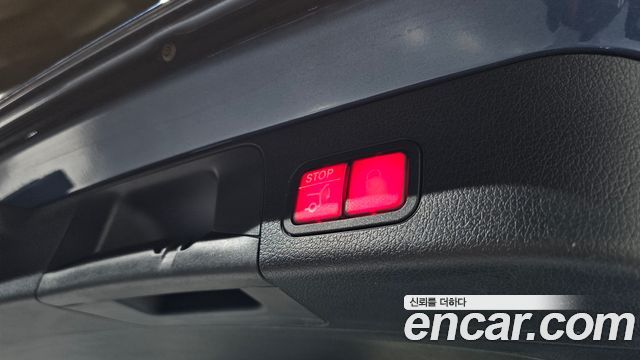Mercedes-Benz GLB-Class 2023 — photo 20