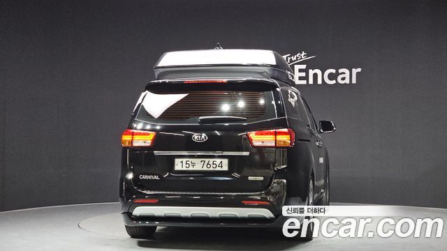 Kia Canival 2015 — photo 4