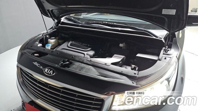 Kia Canival 2015 — photo 6