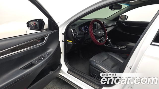 Hyundai Grandeur 2018 — photo 11