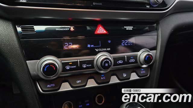 Hyundai AVANTE 2019 — photo 16