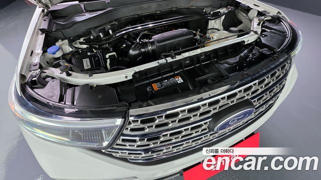 Ford Explorer 2023 — photo 6
