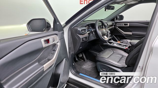 Ford Explorer 2023 — photo 11
