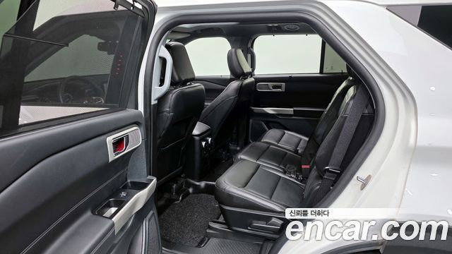 Ford Explorer 2023 — photo 12