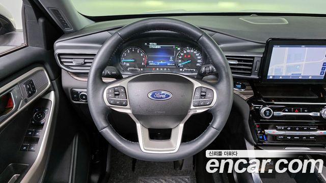 Ford Explorer 2023 — photo 13