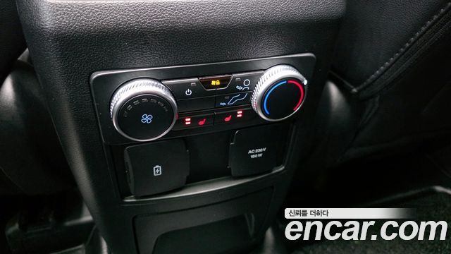 Ford Explorer 2023 — photo 17