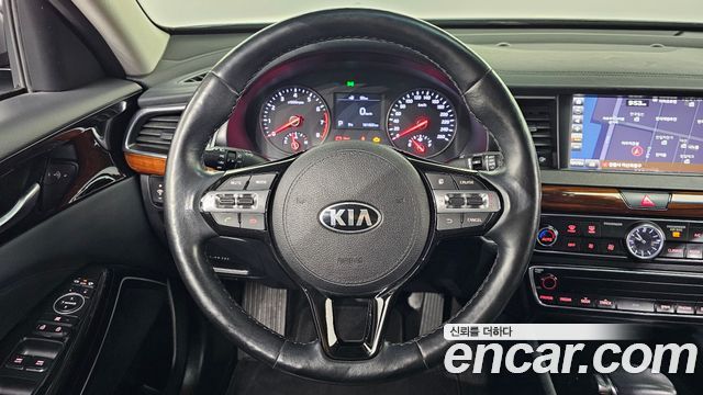 Kia K7 2016 — photo 13