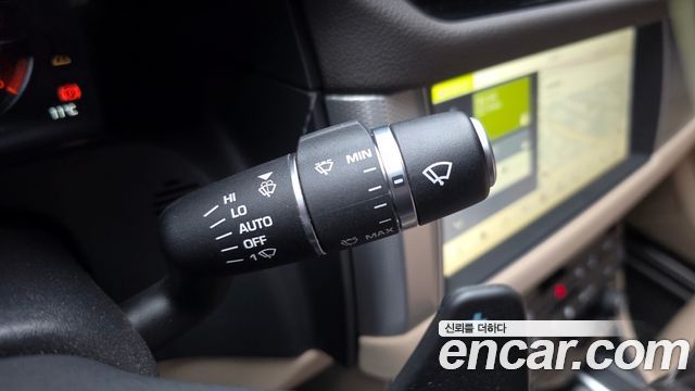 Jaguar XF 2018 — photo 17