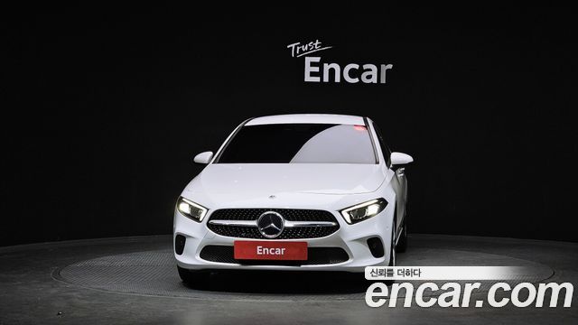 Mercedes-Benz A-Class 2020 — photo 3