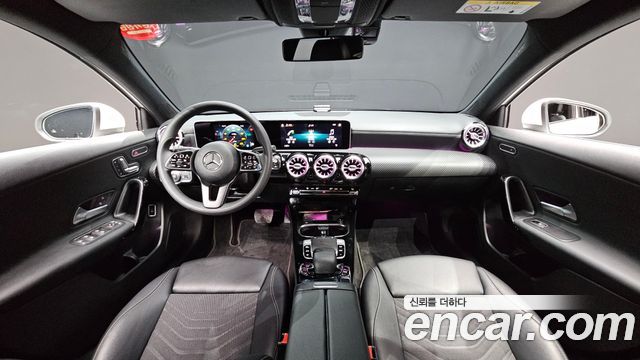 Mercedes-Benz A-Class 2020 — photo 7