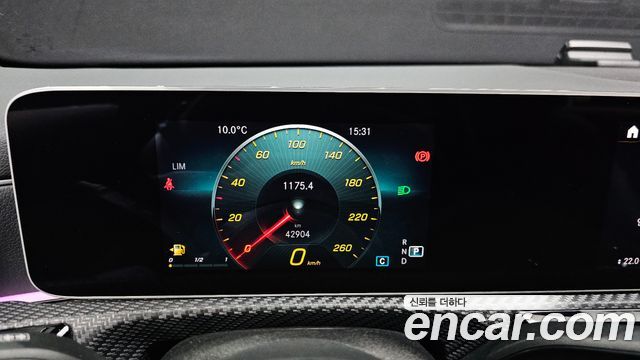 Mercedes-Benz A-Class 2020 — photo 8