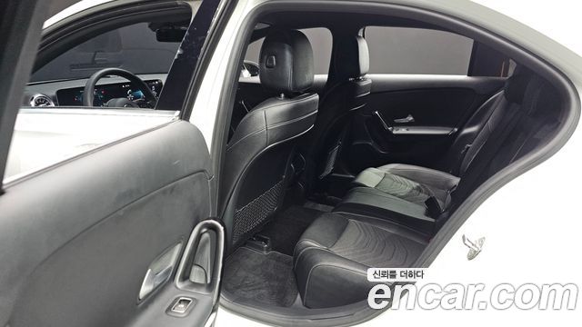 Mercedes-Benz A-Class 2020 — photo 12