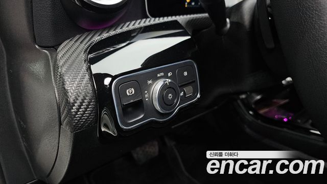 Mercedes-Benz A-Class 2020 — photo 16
