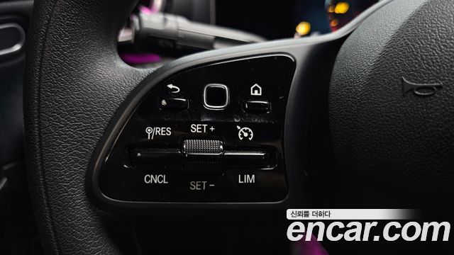 Mercedes-Benz A-Class 2020 — photo 18