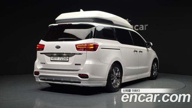 Kia Canival 2019 — photo 2