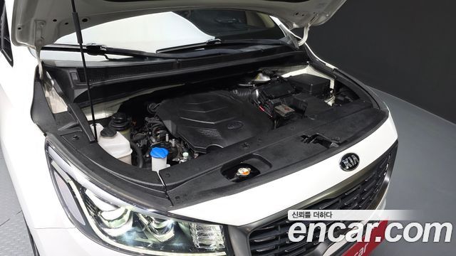 Kia Canival 2019 — photo 6