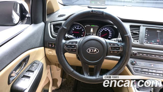 Kia Canival 2019 — photo 13