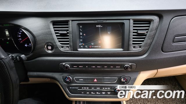 Kia Canival 2019 — photo 14