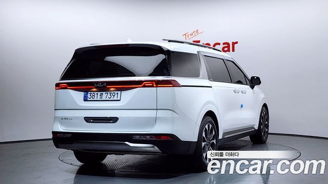 Kia Canival 2022 — photo 2