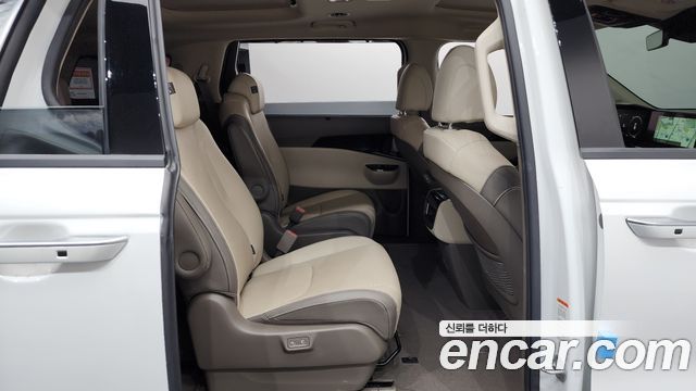 Kia Canival 2022 — photo 12