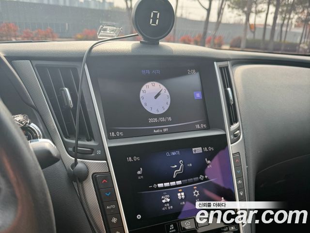 Infiniti Q50 2016 — photo 11