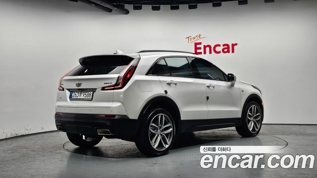 Cadillac XT4 2023 — photo 2