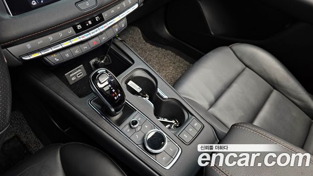 Cadillac XT4 2023 — photo 9