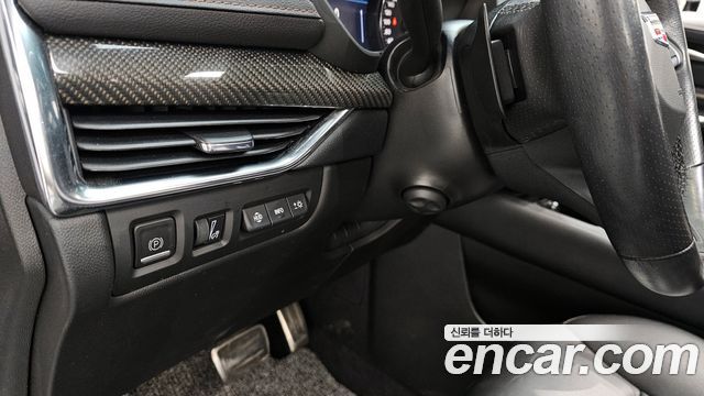 Cadillac XT4 2023 — photo 13