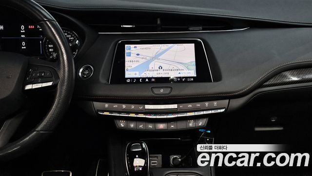 Cadillac XT4 2023 — photo 16