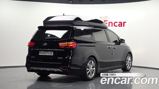 Kia Canival 2019 — photo 2