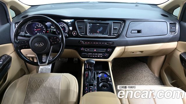 Kia Canival 2019 — photo 10