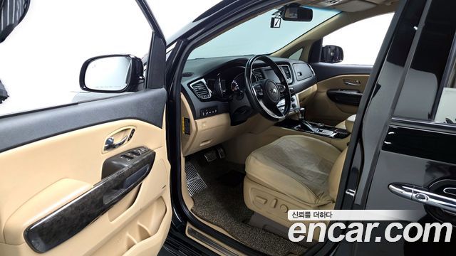 Kia Canival 2019 — photo 13