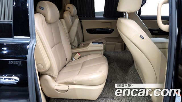 Kia Canival 2019 — photo 18
