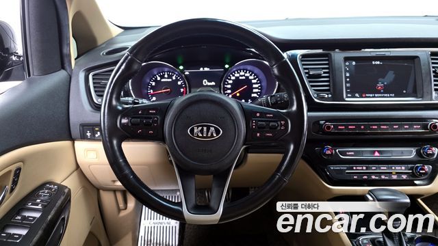 Kia Canival 2019 — photo 19