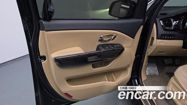Kia Canival 2019 — photo 14