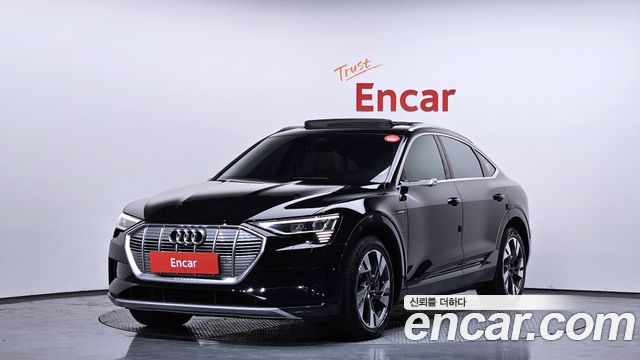 Audi e-tron 2021 — photo 1