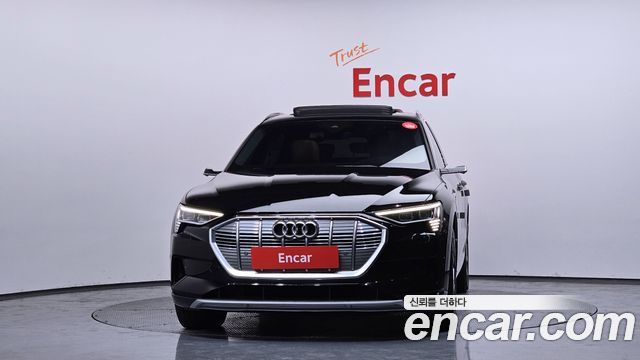 Audi e-tron 2021 — photo 3