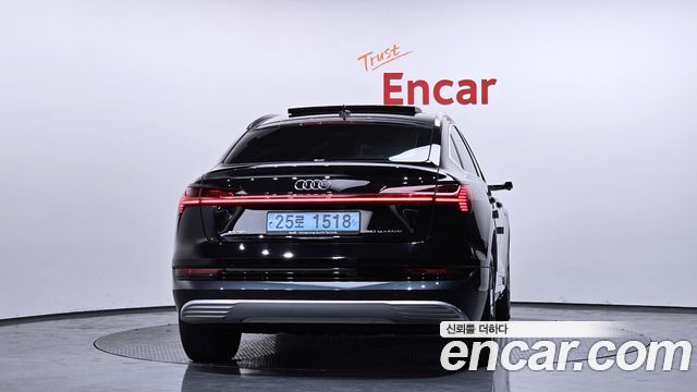 Audi e-tron 2021 — photo 4